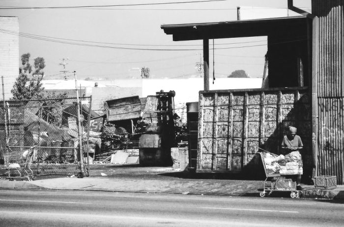 SDF de Los Angeles, alone in la