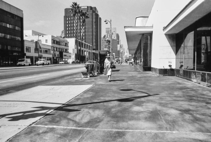 promenade sur le boulevard alone in LA