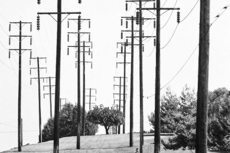Enfant alone in LA jouant seul