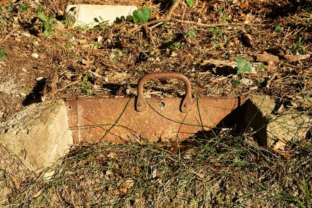 Souvenirs de pierre : martelières abandonnées, héritage hydraulique de Provence