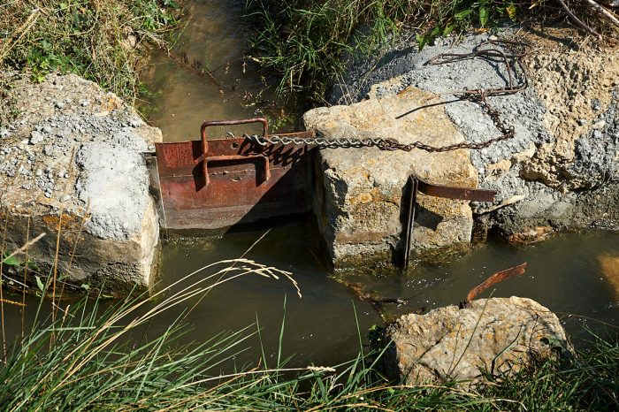Martelières, poésie de la pierre : vestiges d’un patrimoine hydraulique, émotion d’un monde disparu